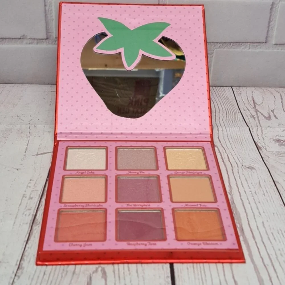 Strawberry Shortcake Eyeshadow‎ Palette Cute Collectible Makeup Kit